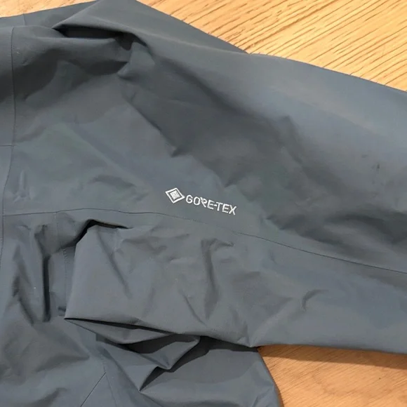 Arc'teryx Men's Zeta SL Shell jacket, large - Picture 6 of 15